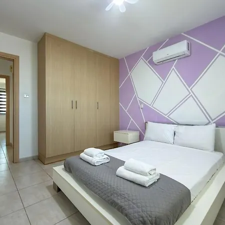 Family With Pool Sleeps 6 *